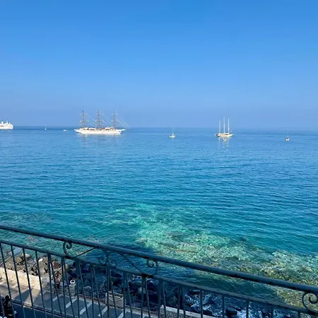 Апартаменты Taorminaxos Skysea